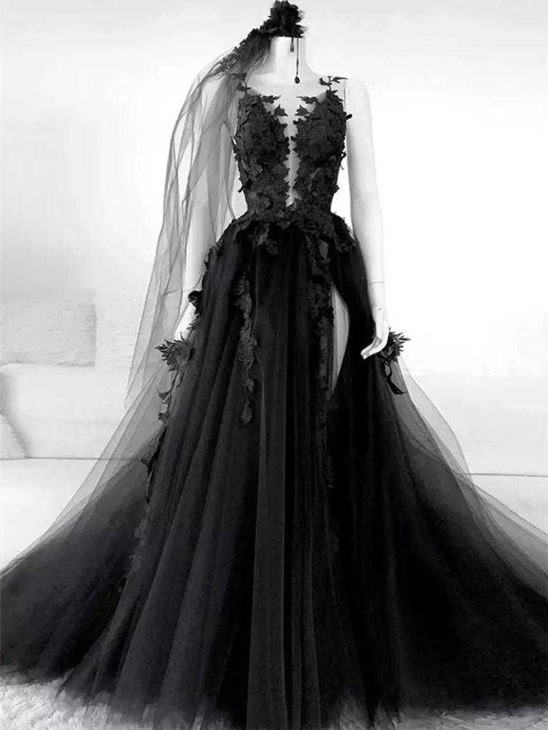 Sexy Black Lace Appliques Sleeveless Tulle Backless Wedding Dresses with Veil