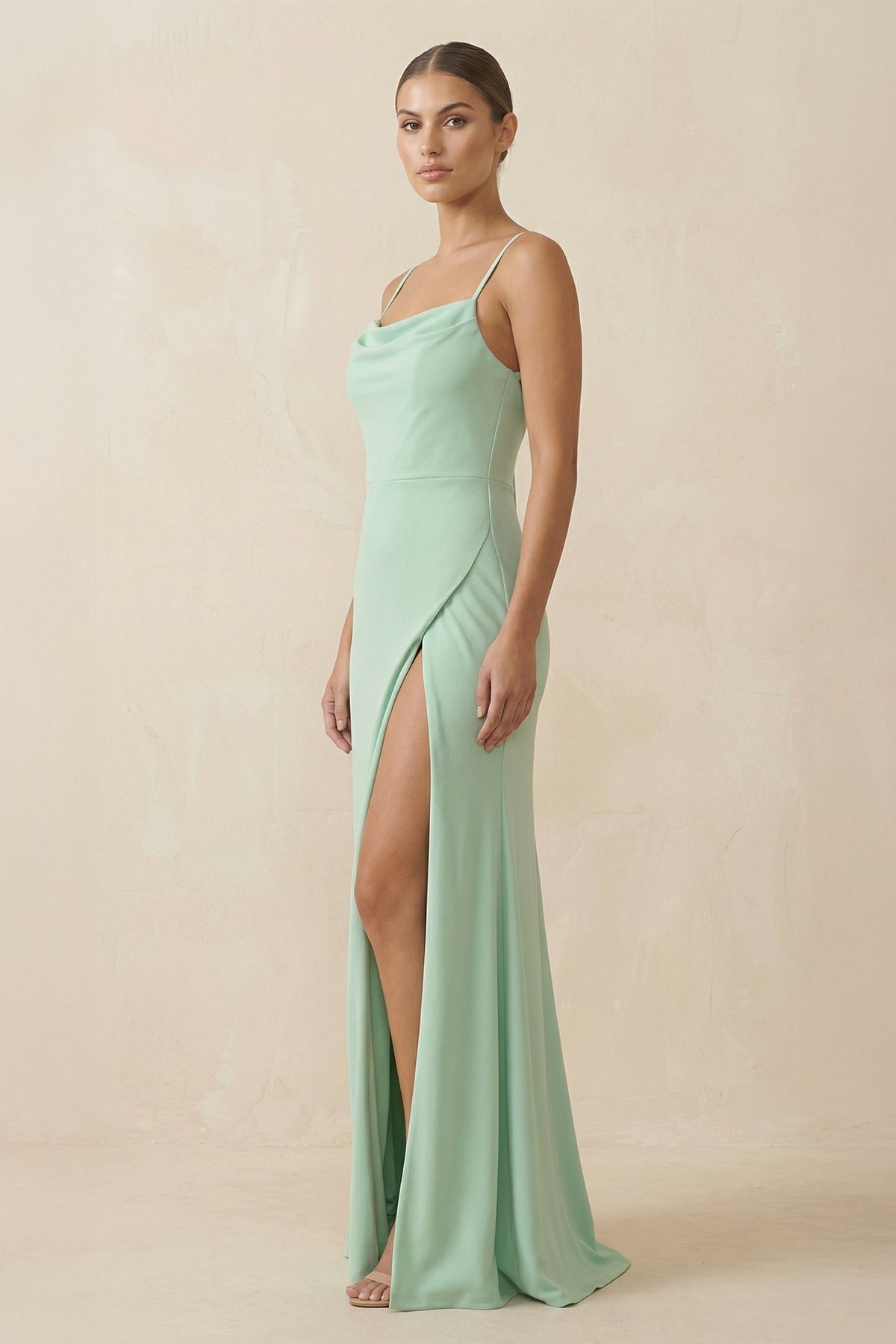 Sheath Spaghetti Straps Chiffon Long Bridesmaid Dress in Pale Pistachio