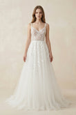 Spaghetti-Straps A-Line Tulle Wedding Dress With Lace Appliques in White