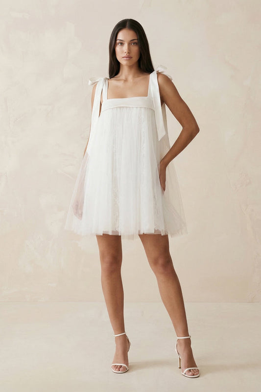 Square Neck Tulle A-Line Wedding Dress With Bow in White