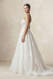 Sweetheart Appliqued A-Line Tulle Wedding Dress in Ivory