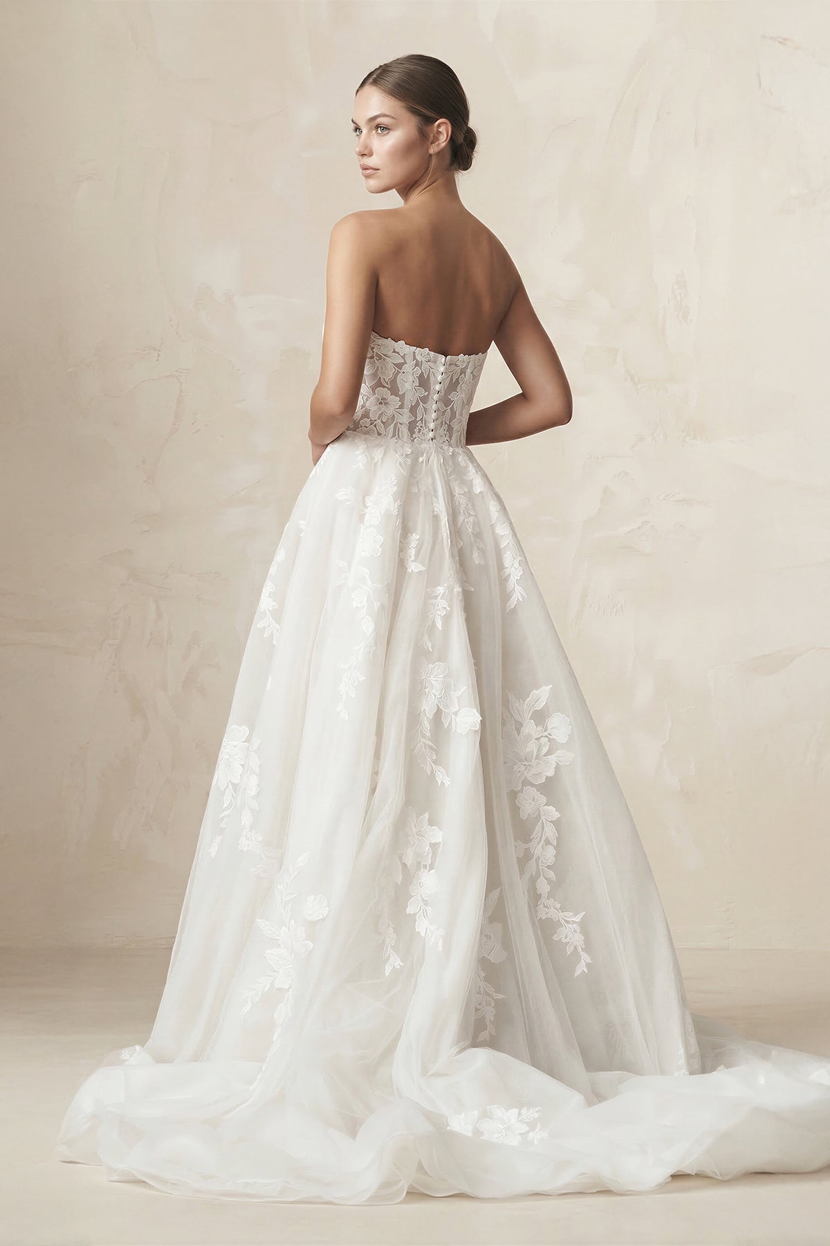 Sweetheart Appliqued A-Line Tulle Wedding Dress in Ivory