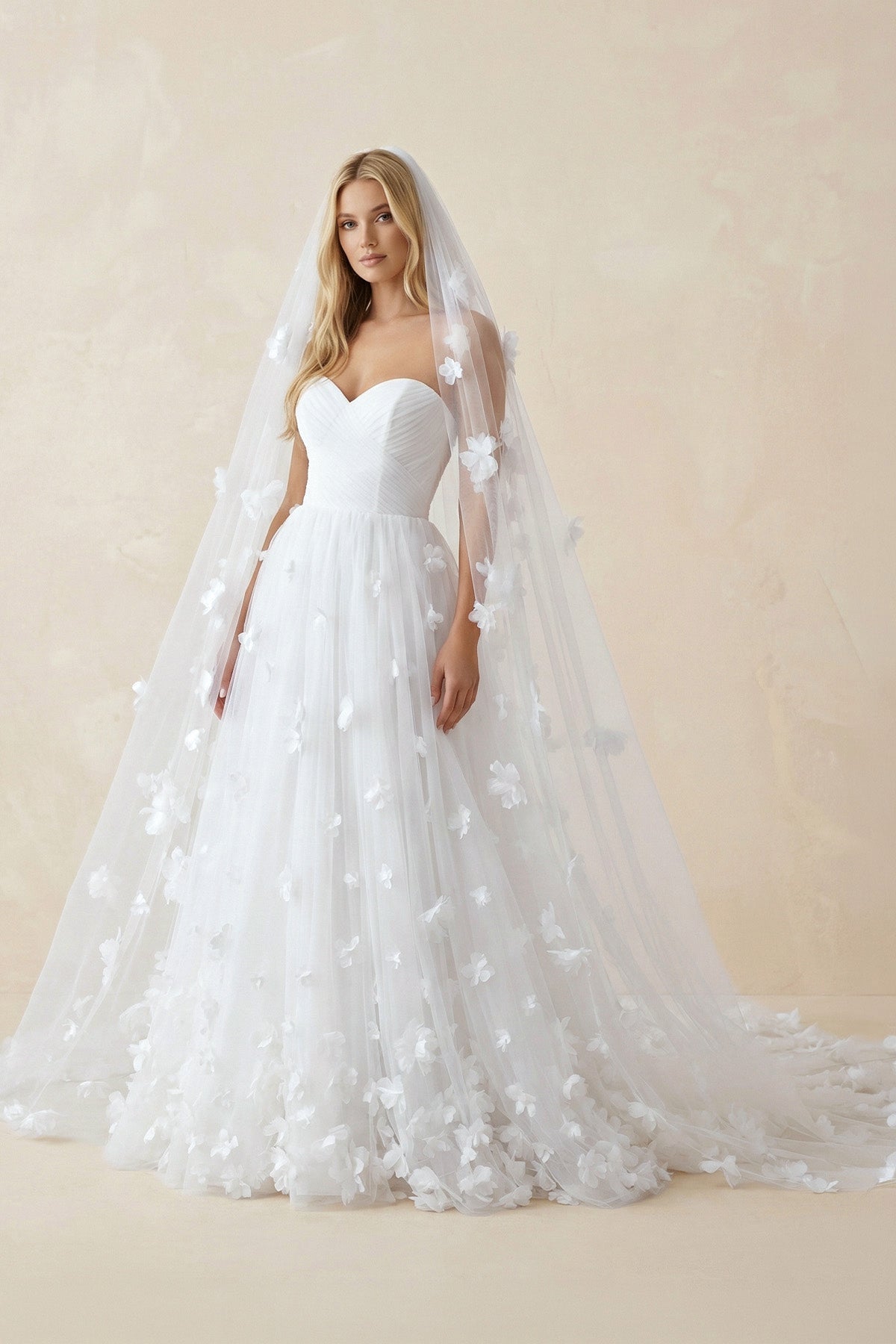 Sweetheart Flower Tulle A-Line Wedding Dress in White