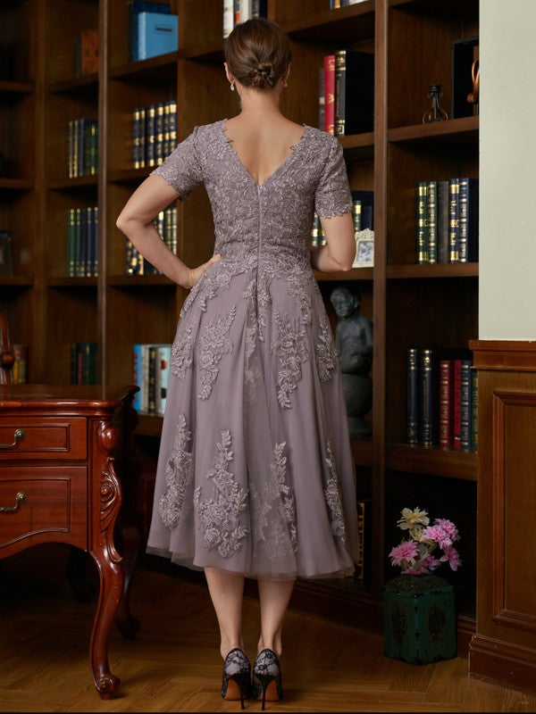 A-Line/Princess Tulle Lace Scoop Short Sleeves Tea-Length Mother of the Bride Dresses