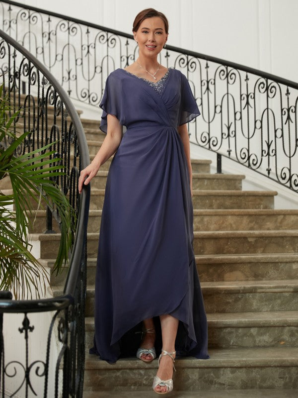 A-Linie/Princess-Linie Chiffon Perlen verziert V-Ausschnitt Kurze Ärmel Asymmetrisch Kleider für die Brautmutter