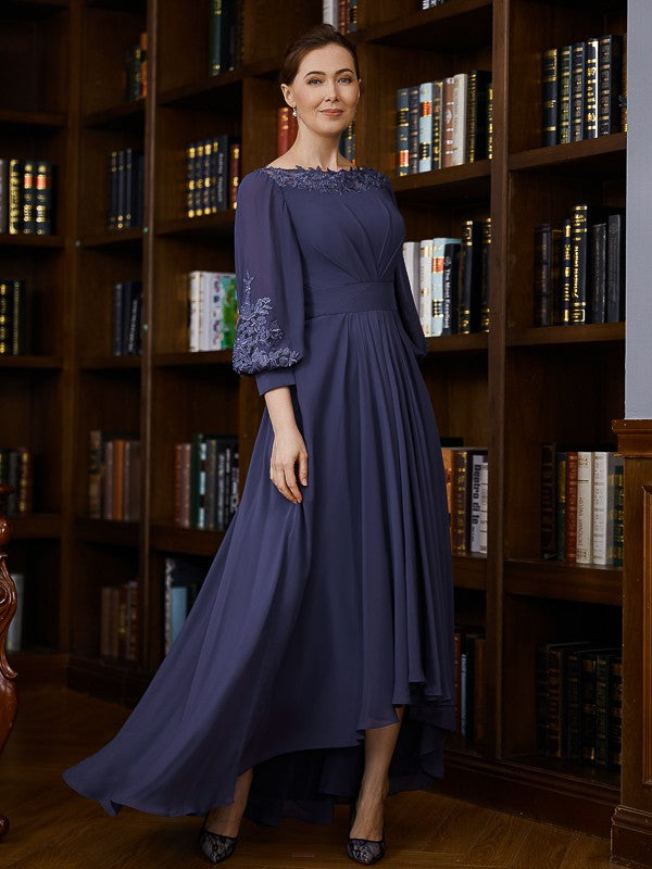 Vestidos de madre de la novia asimétricos de corte A/princesa de gasa con fruncido y escote barco y mangas 3/4