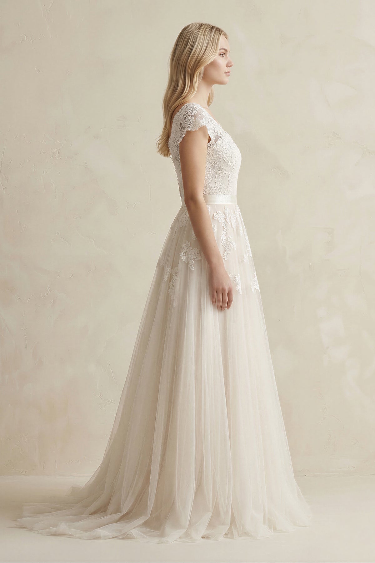Cap Sleeve V-Neck Lace Tulle Wedding Dress With Zipper Back