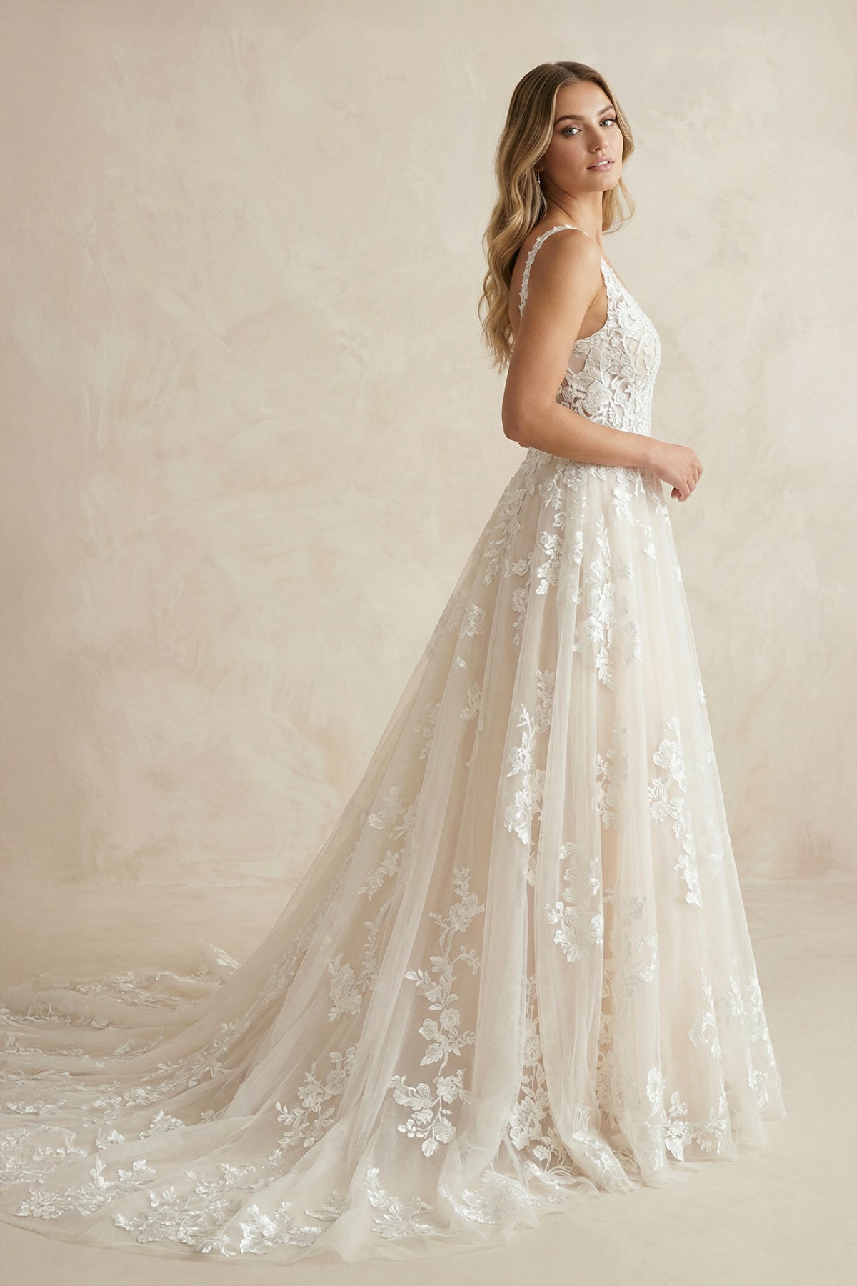 Ivory V-Neck A-Line Tulle Wedding Dress with Pockets