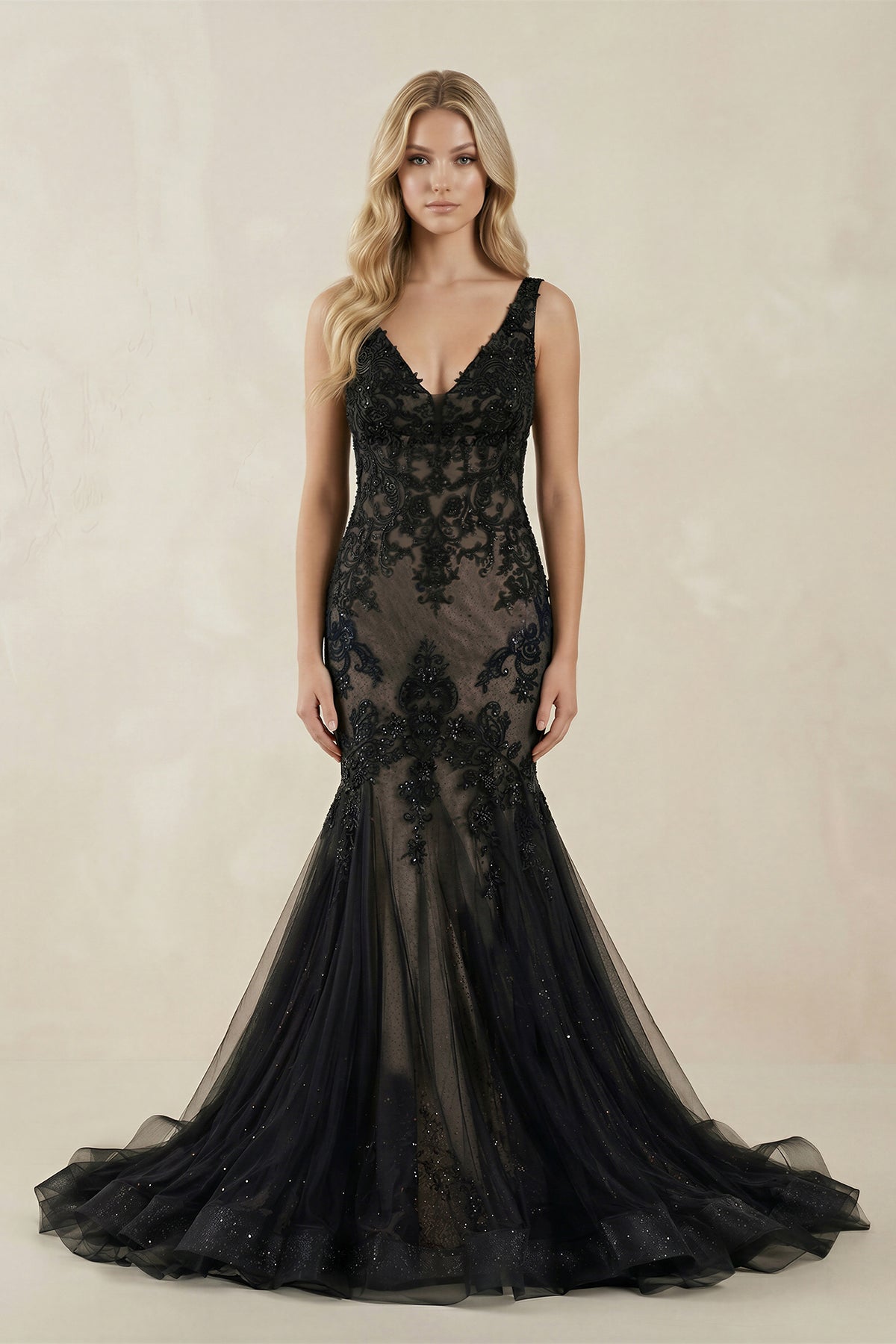 Black Tulle Appliques V-Neck Trumpet Mermaid Long Wedding Dress