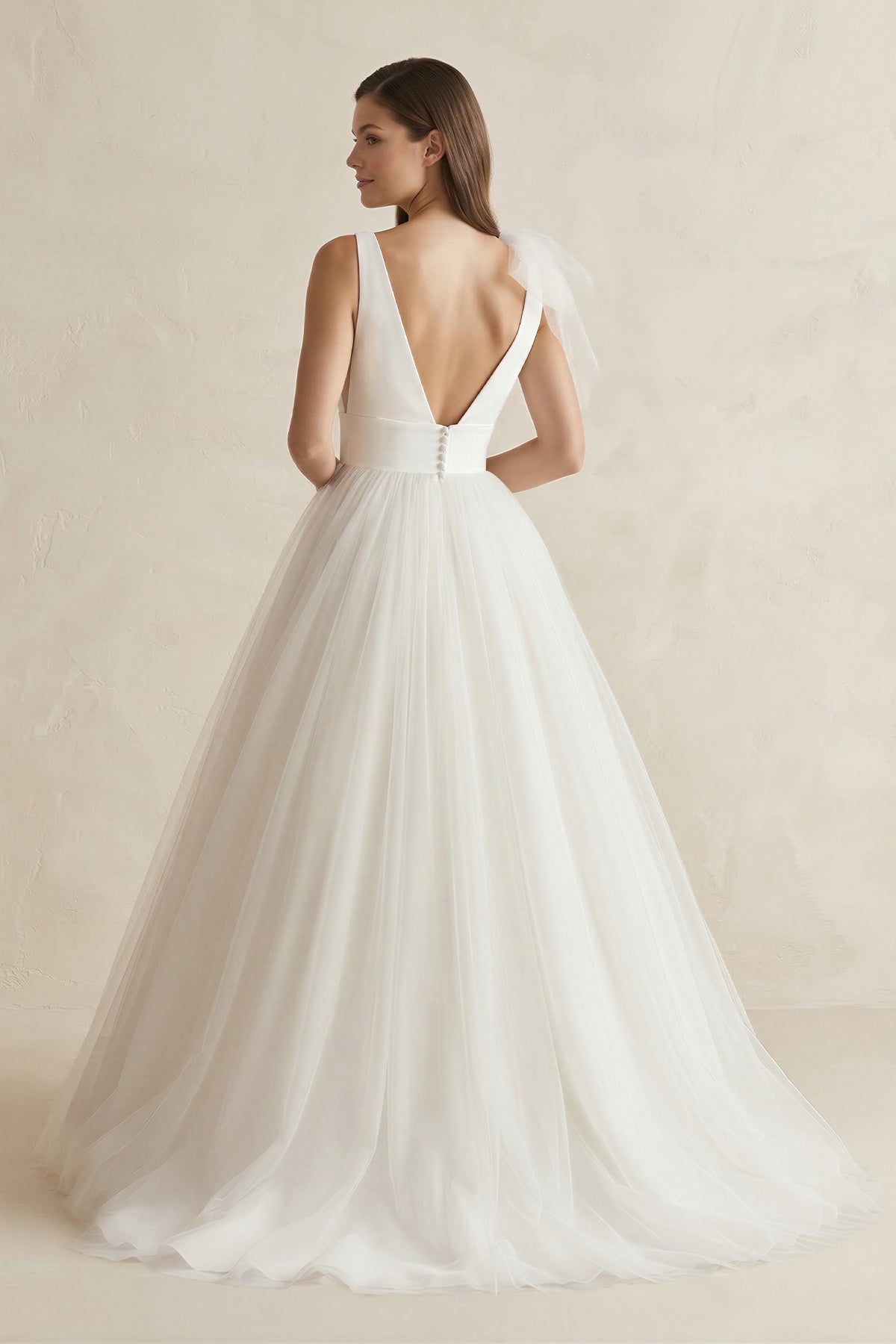 V-Neck Tulle Ball Gown Wedding Dress With Bow in White
