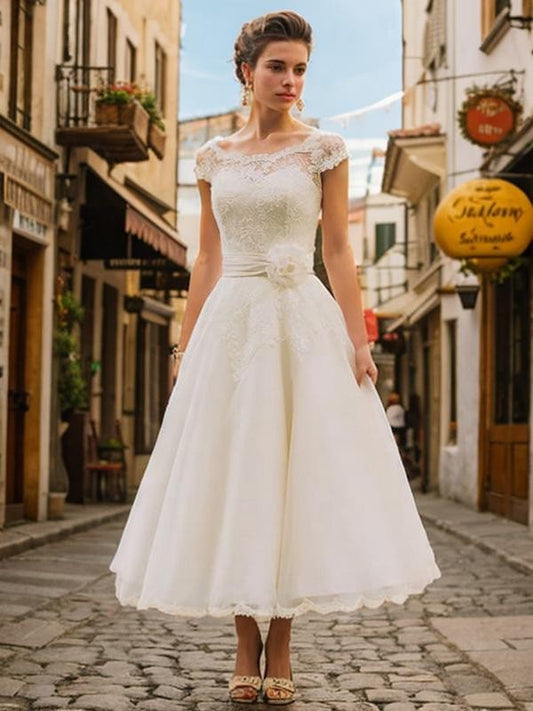 A-Linie/Princess-Linie Tüll Spitze U-Ausschnitt Kurze Ärmel Wadenlang Brautkleider