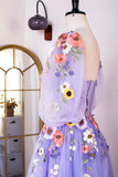 Lavendelfarbenes Blumenapplikationen-Puffärmel-A-Linien-Kleid mit langen Ball- und Partykleidern