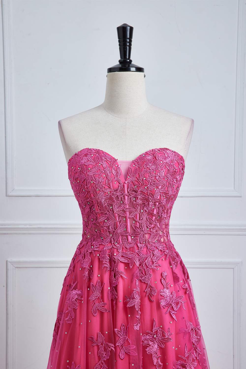 Heißes rosa trägerloses A-Linien-Blumenkleid, langes Ballkleid mit Schlitz