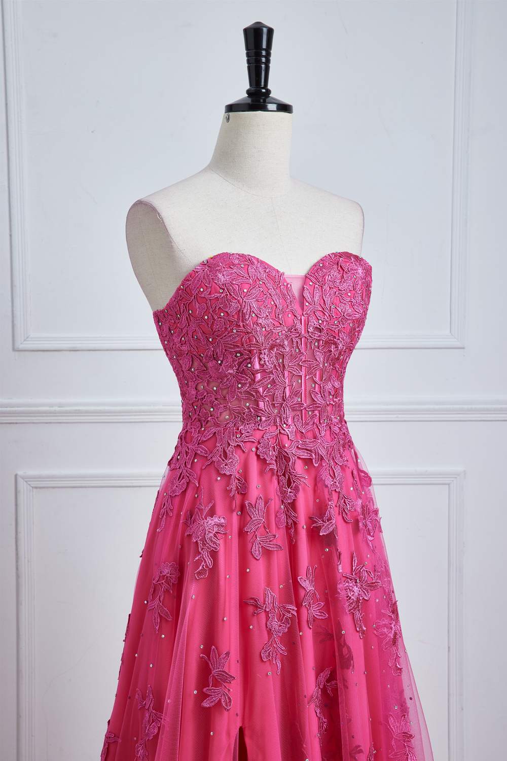 Heißes rosa trägerloses A-Linien-Blumenkleid, langes Ballkleid mit Schlitz