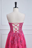 Heißes rosa trägerloses A-Linien-Blumenkleid, langes Ballkleid mit Schlitz