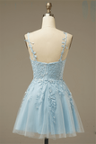 Hellblaues A-Linien-Kleid mit V-Ausschnitt und Applikationen aus Tüll, Mini-Homecoming-Partykleid, Abschlussball-Cocktailkleider 