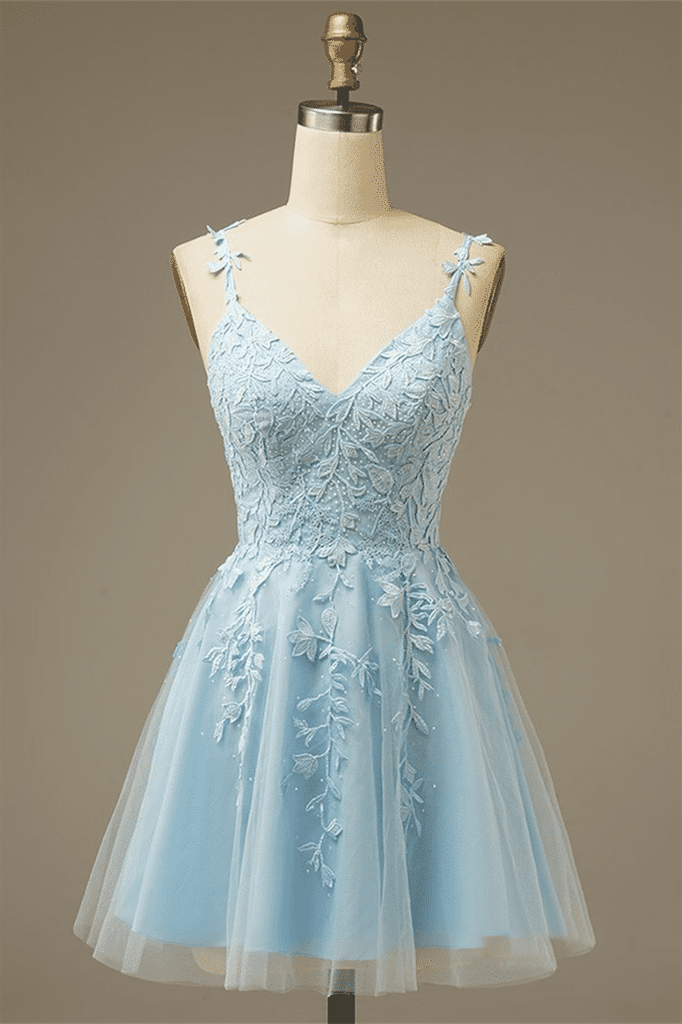 Hellblaues A-Linien-Kleid mit V-Ausschnitt und Applikationen aus Tüll, Mini-Homecoming-Partykleid, Abschlussball-Cocktailkleider 