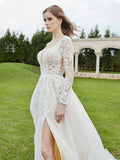 Brautkleid mit tiefem V-Ausschnitt und Spitzenmieder und Schlitz in Elfenbein