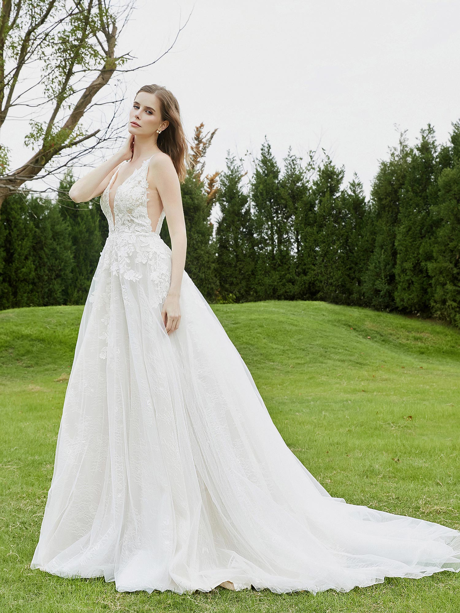 Applizierte tiefe V-Ausschnitt Spaghettiträger Brautkleid Elfenbein Brautkleider Kleider