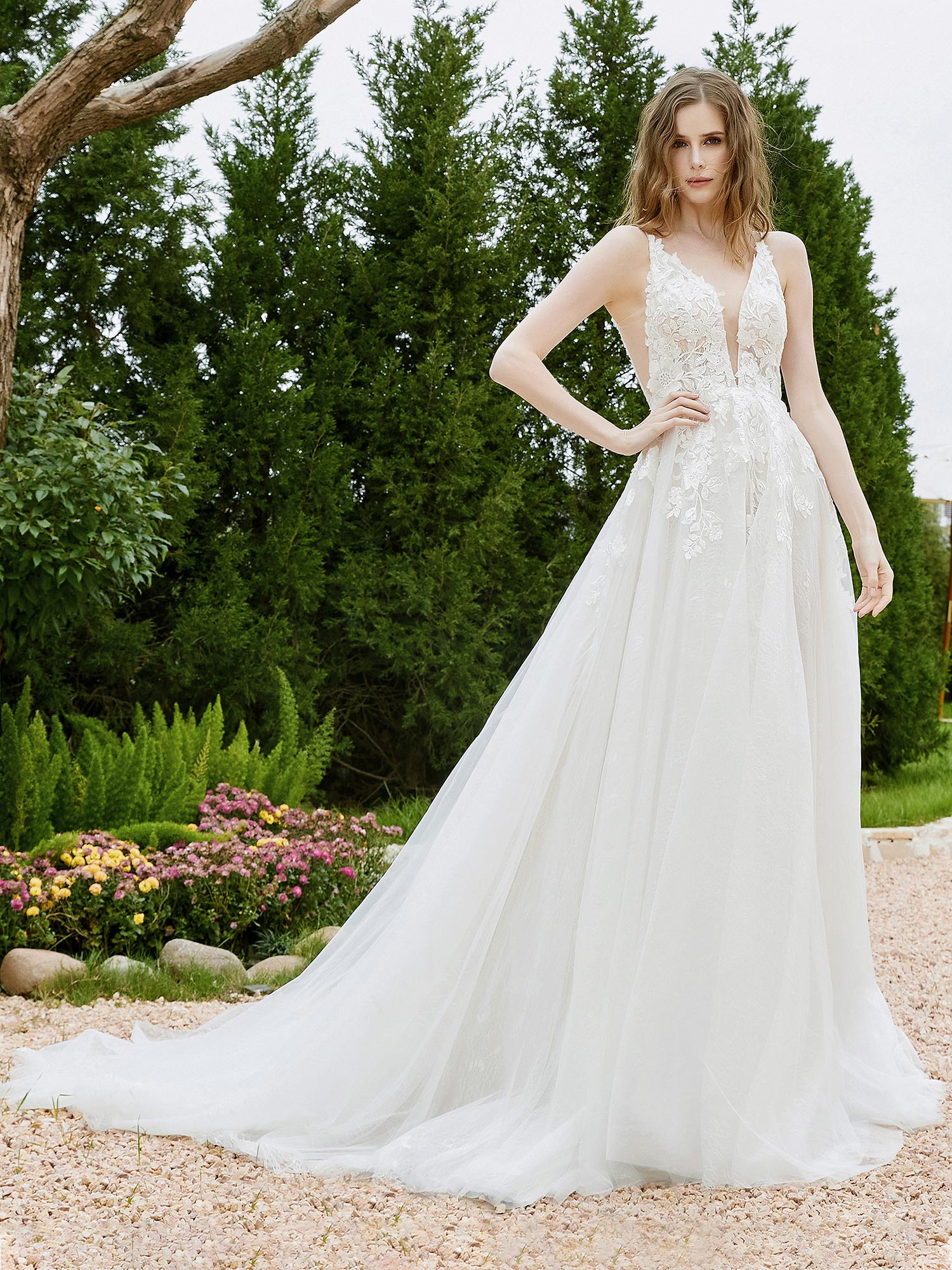 Applizierte tiefe V-Ausschnitt Spaghettiträger Brautkleid Elfenbein Brautkleider Kleider