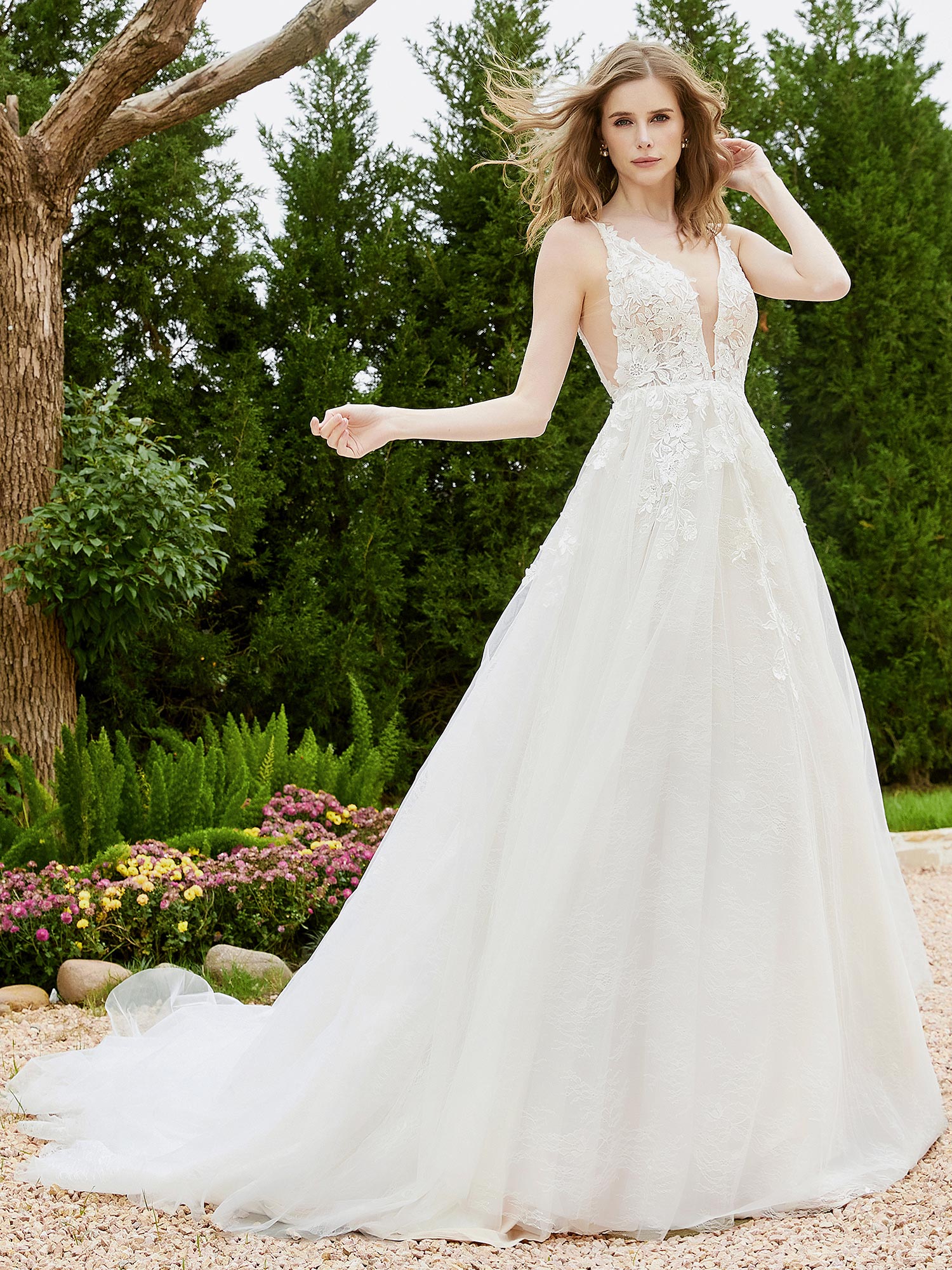 Applizierte tiefe V-Ausschnitt Spaghettiträger Brautkleid Elfenbein Brautkleider Kleider