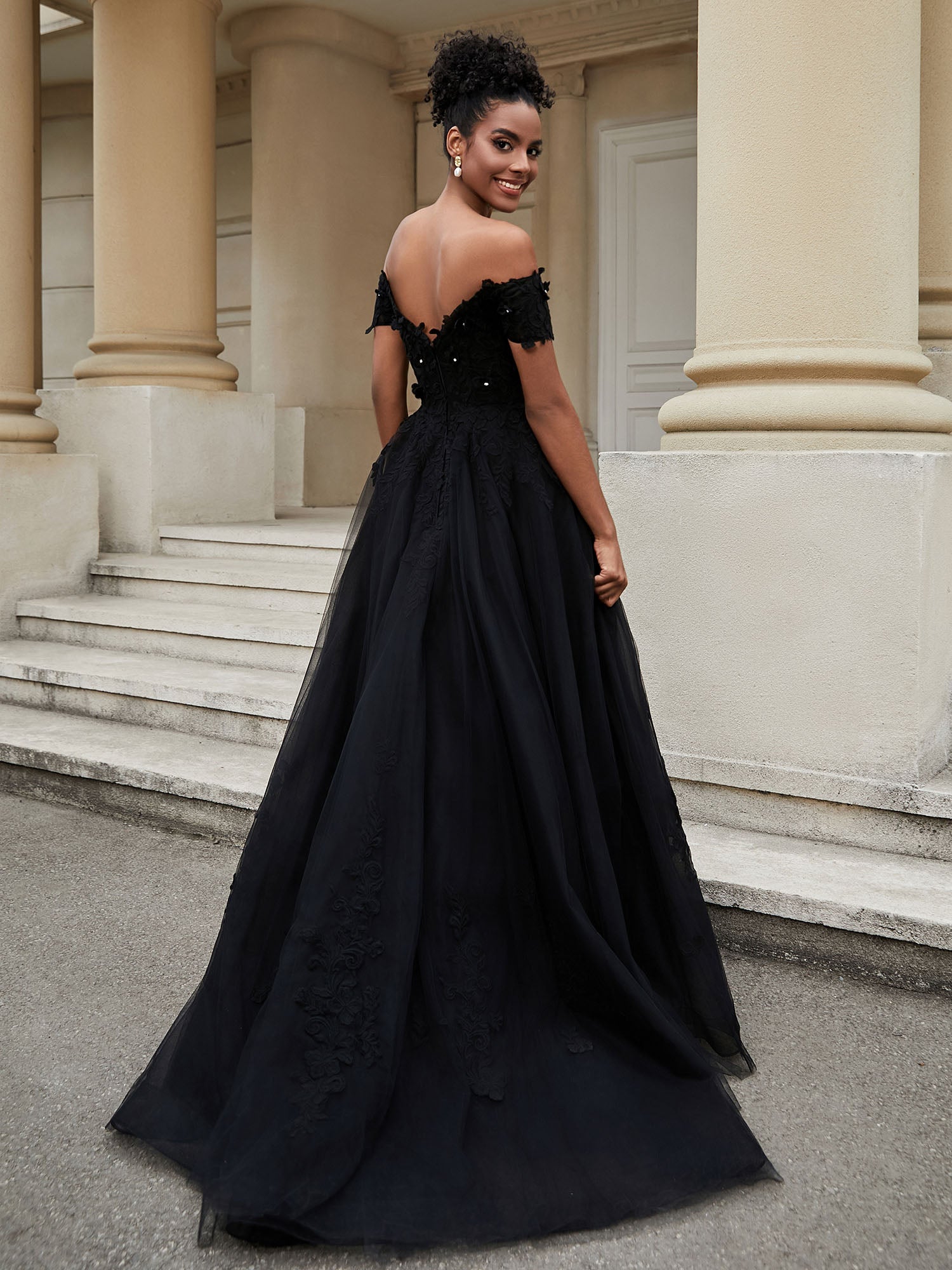 Schulterfreies A-Linien-Brautkleid mit Schlitz Schwarze Brautkleider