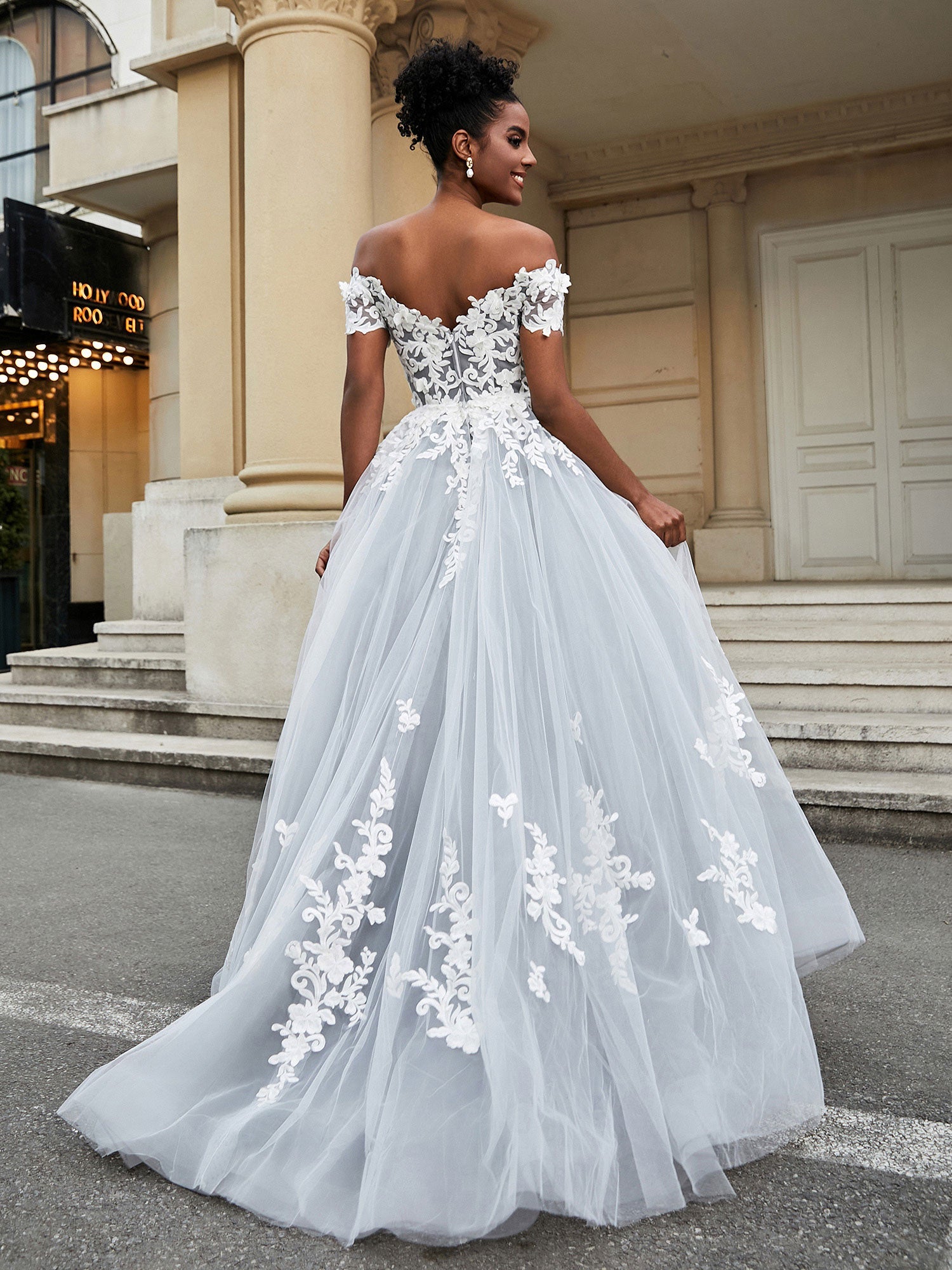 Schulterfreies A-Linien-Brautkleid mit Schlitz Elfenbein/Grau Brautkleider Kleider