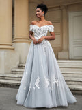 Schulterfreies A-Linien-Brautkleid mit Schlitz Elfenbein/Grau Brautkleider Kleider