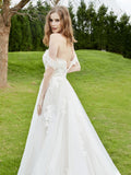 Schulterfreies Spitzenmieder mit Applikationen, Brautkleid – Elfenbein/Champagner