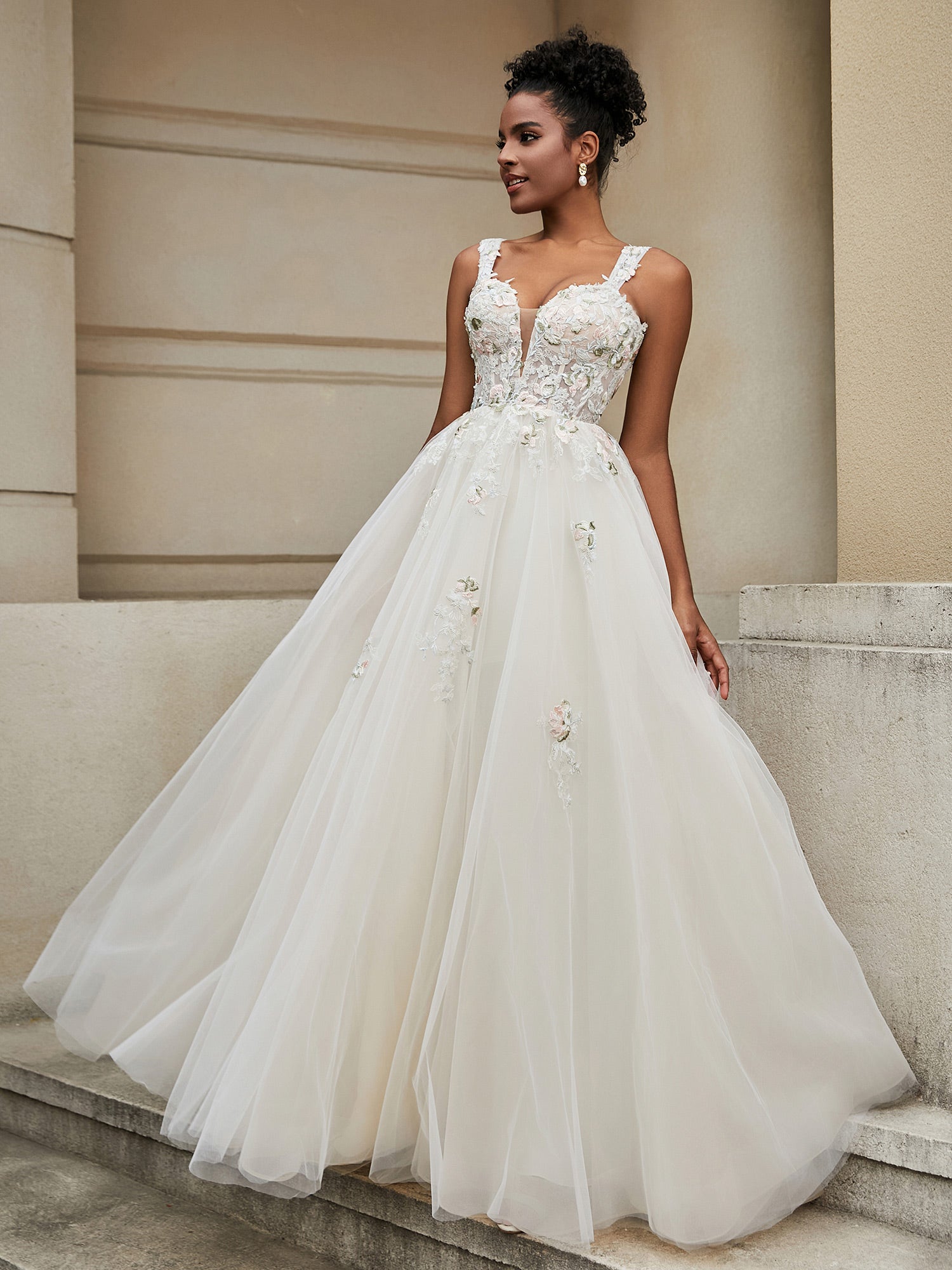 V-neck Flower Appliqued Tulle Wedding Dress As Picture Bridal Gowns Dresses