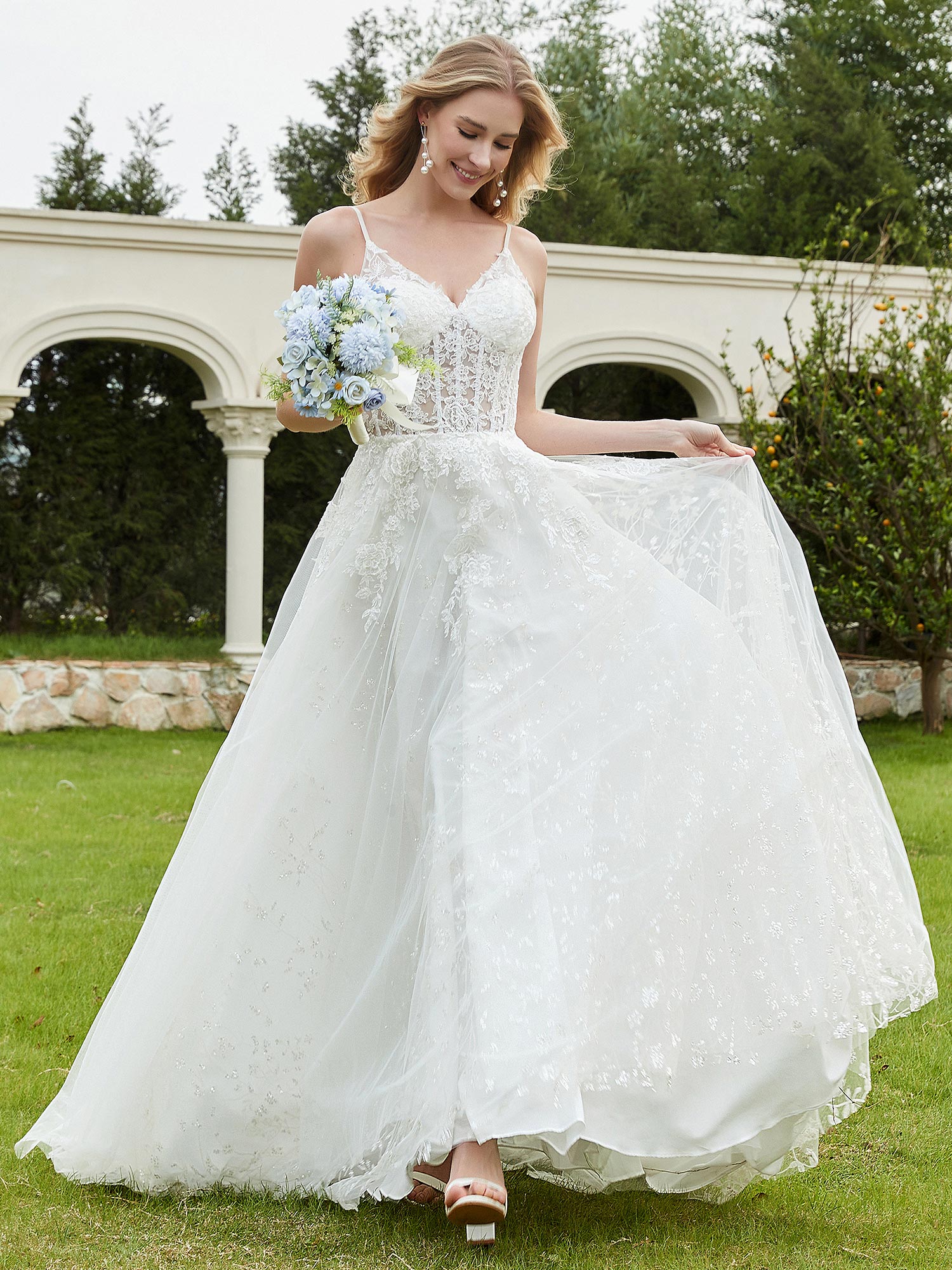 Applizierte Spaghettiträger Tüll Spitze Brautkleid Elfenbein Brautkleider Kleider