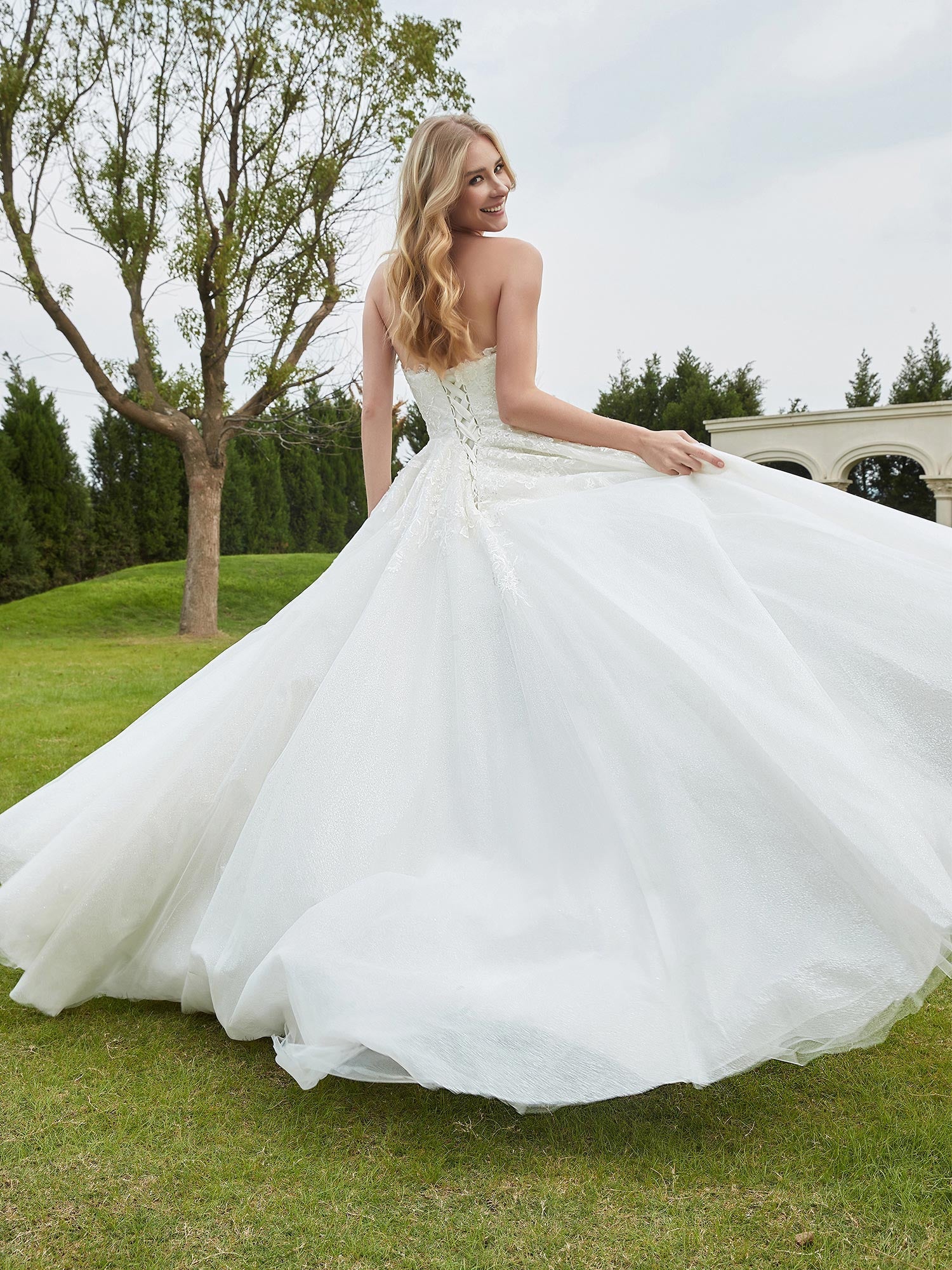 Sweetheart Lace Ruched Sweep Train Wedding Dress Ivory Bridal Gowns Dresses