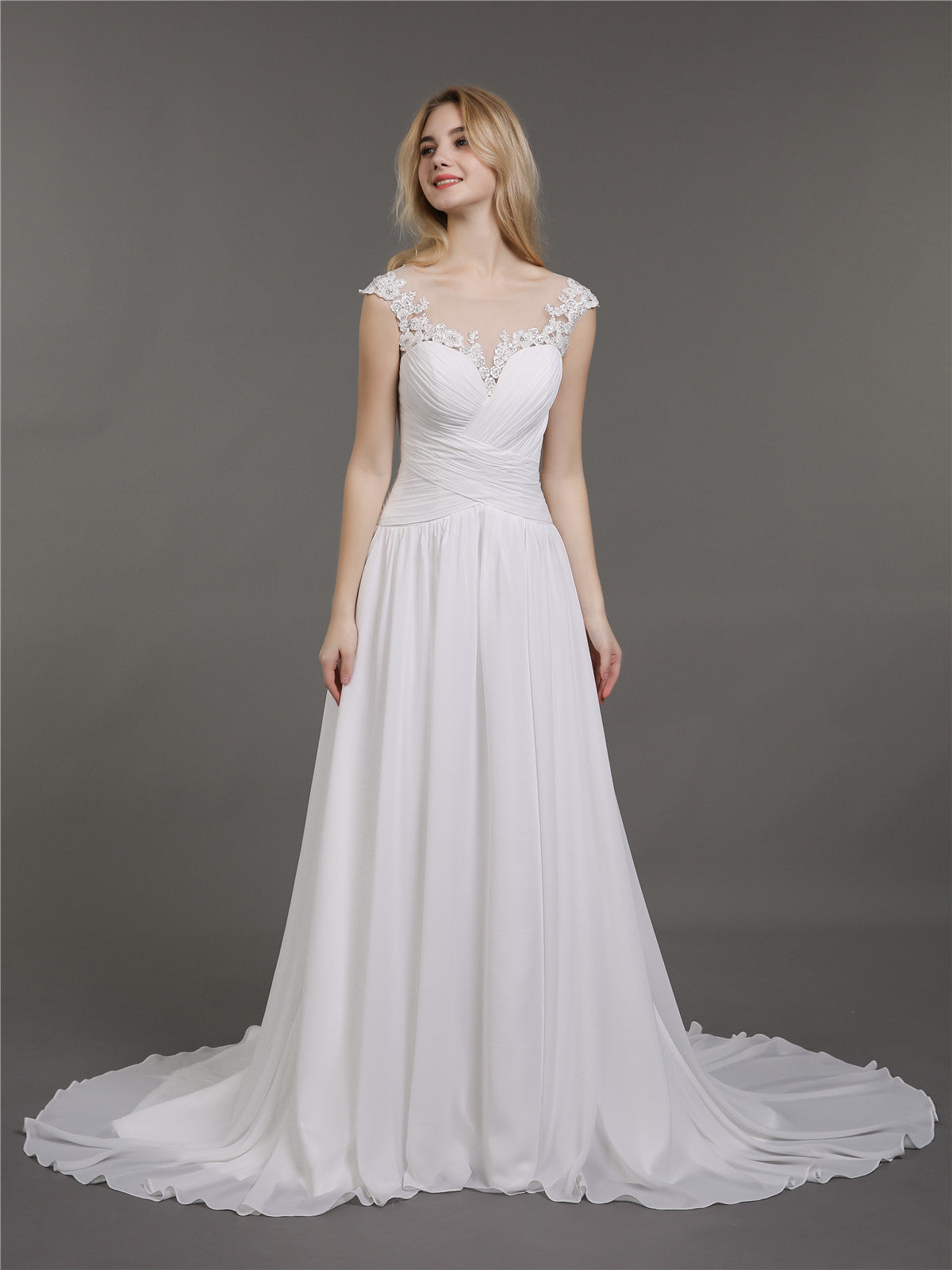Chiffonkleid mit Spitzenapplikationen für die Braut – Elfenbeinfarbene Brautkleider