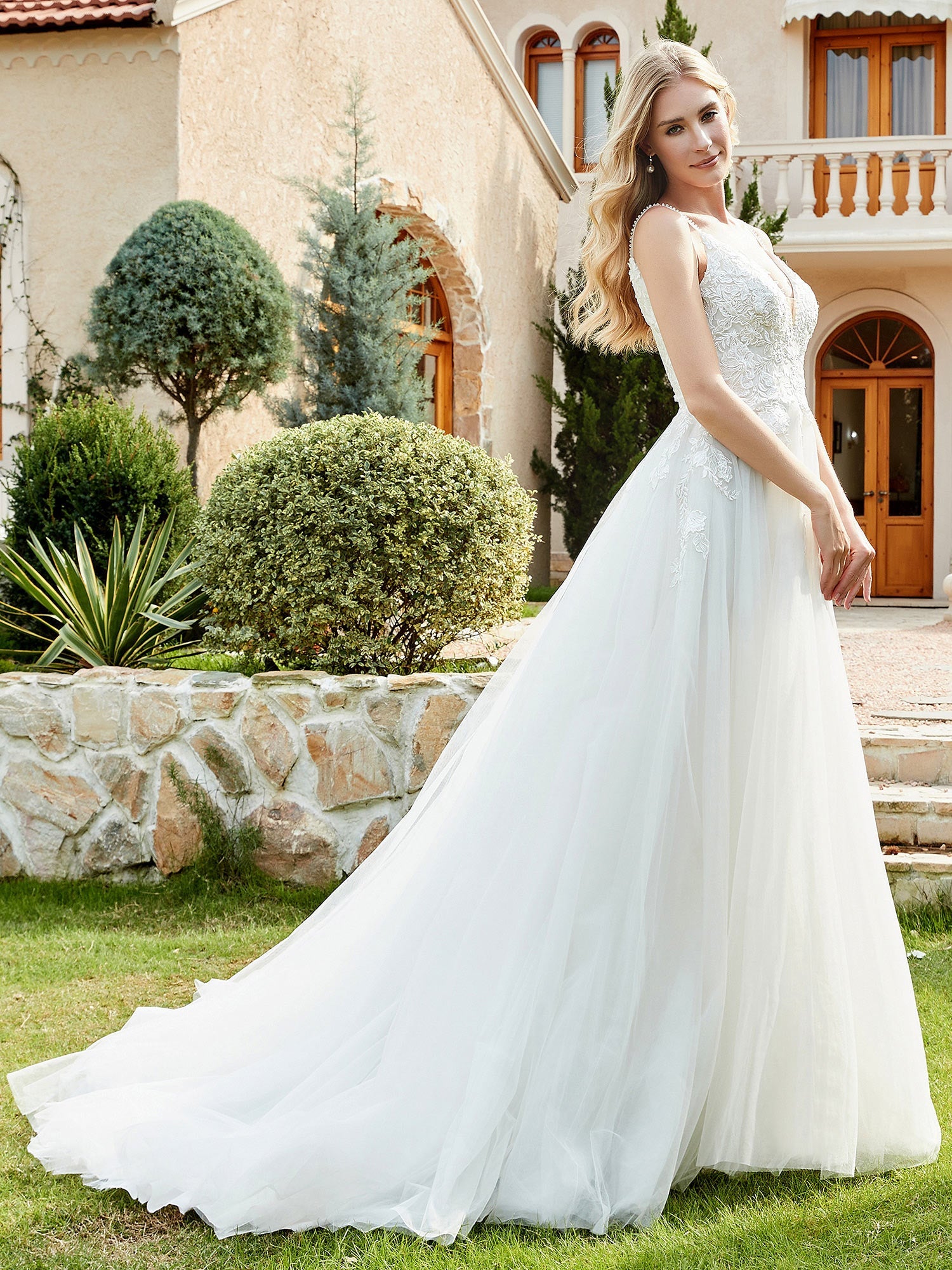 Spitze und Tüll gerüscht Kapelle Schleppe Brautkleid Elfenbein Brautkleider Kleider