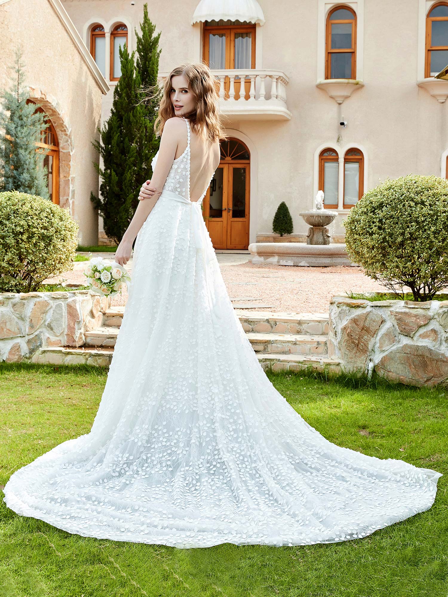 Spitzenmieder Rückenfreies Kapellenschleppe Brautkleid Elfenbein Brautkleider Kleider