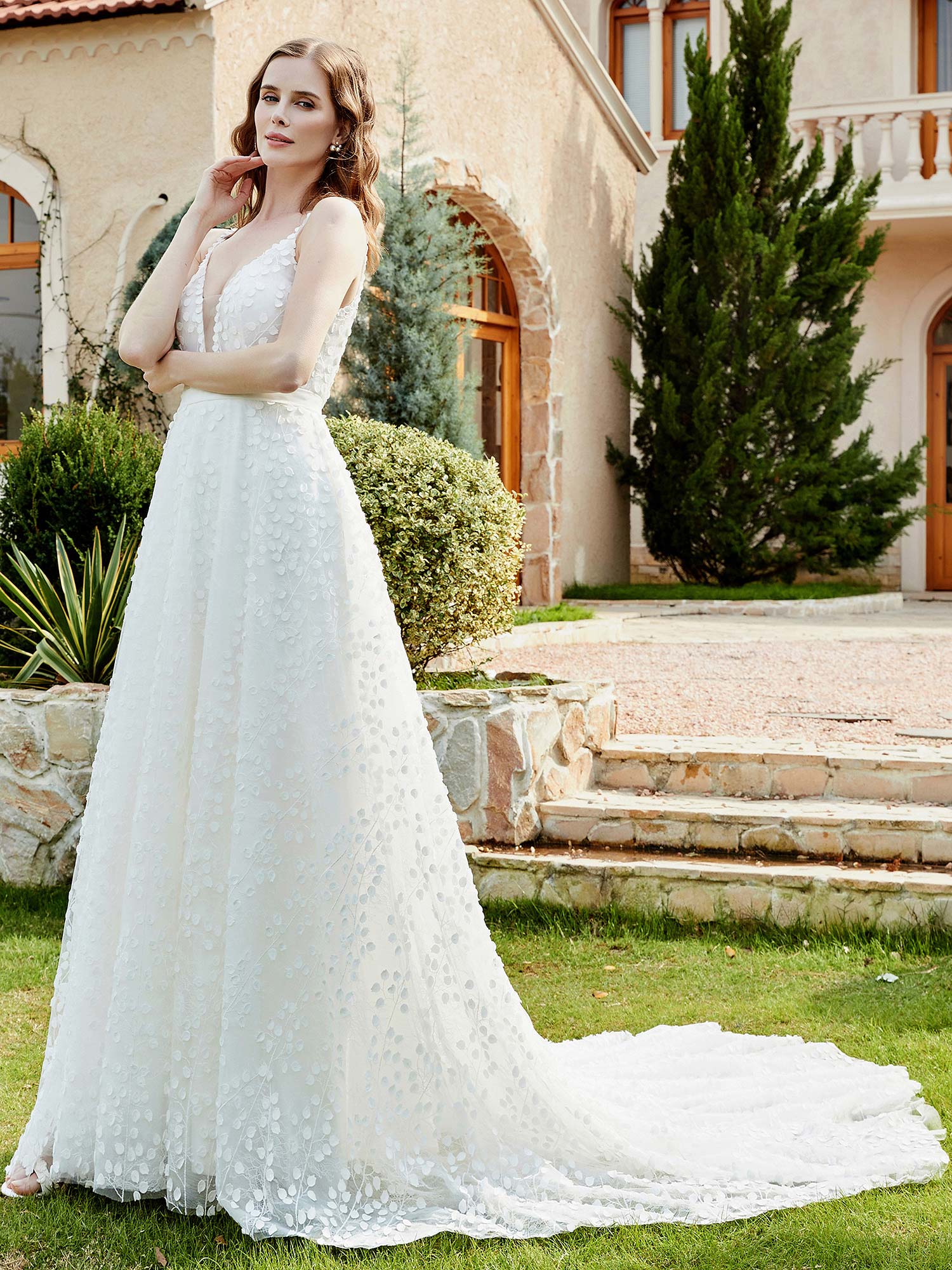 Spitzenmieder Rückenfreies Kapellenschleppe Brautkleid Elfenbein Brautkleider Kleider