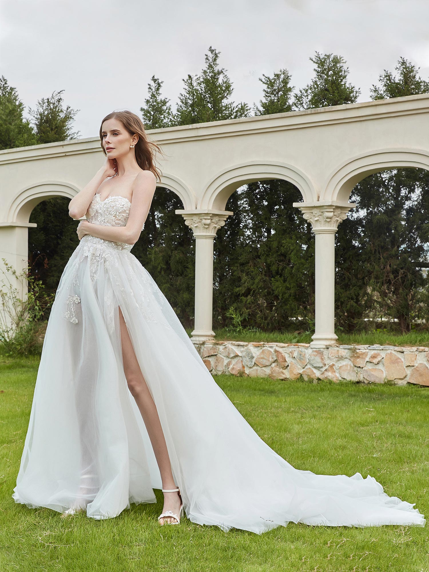 Tulle And Lace Sleeveless Wedding Dress With Slit Ivory Bridal Gowns Dresses