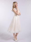 Kurzes Brautkleid mit Illusionsausschnitt und Spitze und Schleife – Champagnerfarbene Brautkleider