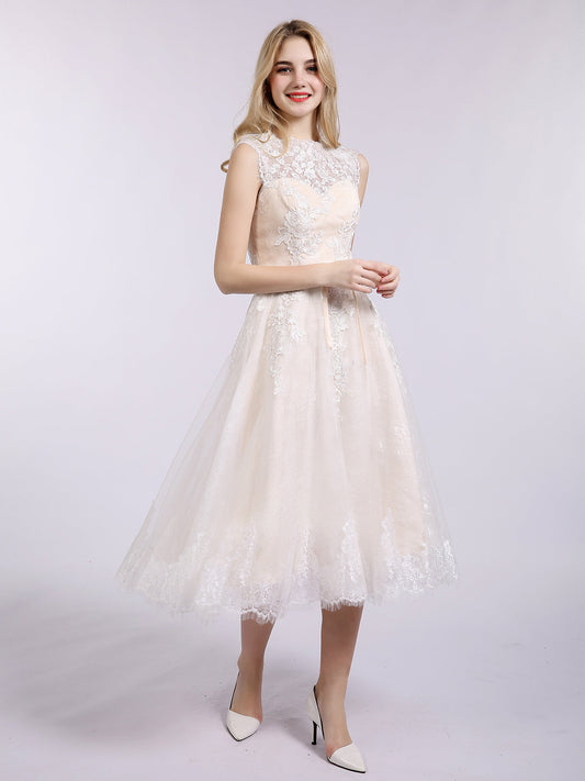 Kurzes Brautkleid mit Illusionsausschnitt und Spitze und Schleife – Champagnerfarbene Brautkleider