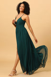 Vestido de dama de honor verde de gasa con tirantes finos y abertura. Vestidos de noche formales.