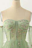 Grünes schulterfreies A-Linien-Ballkleid aus Tüll mit Blumenstickerei, formelle Abendkleider