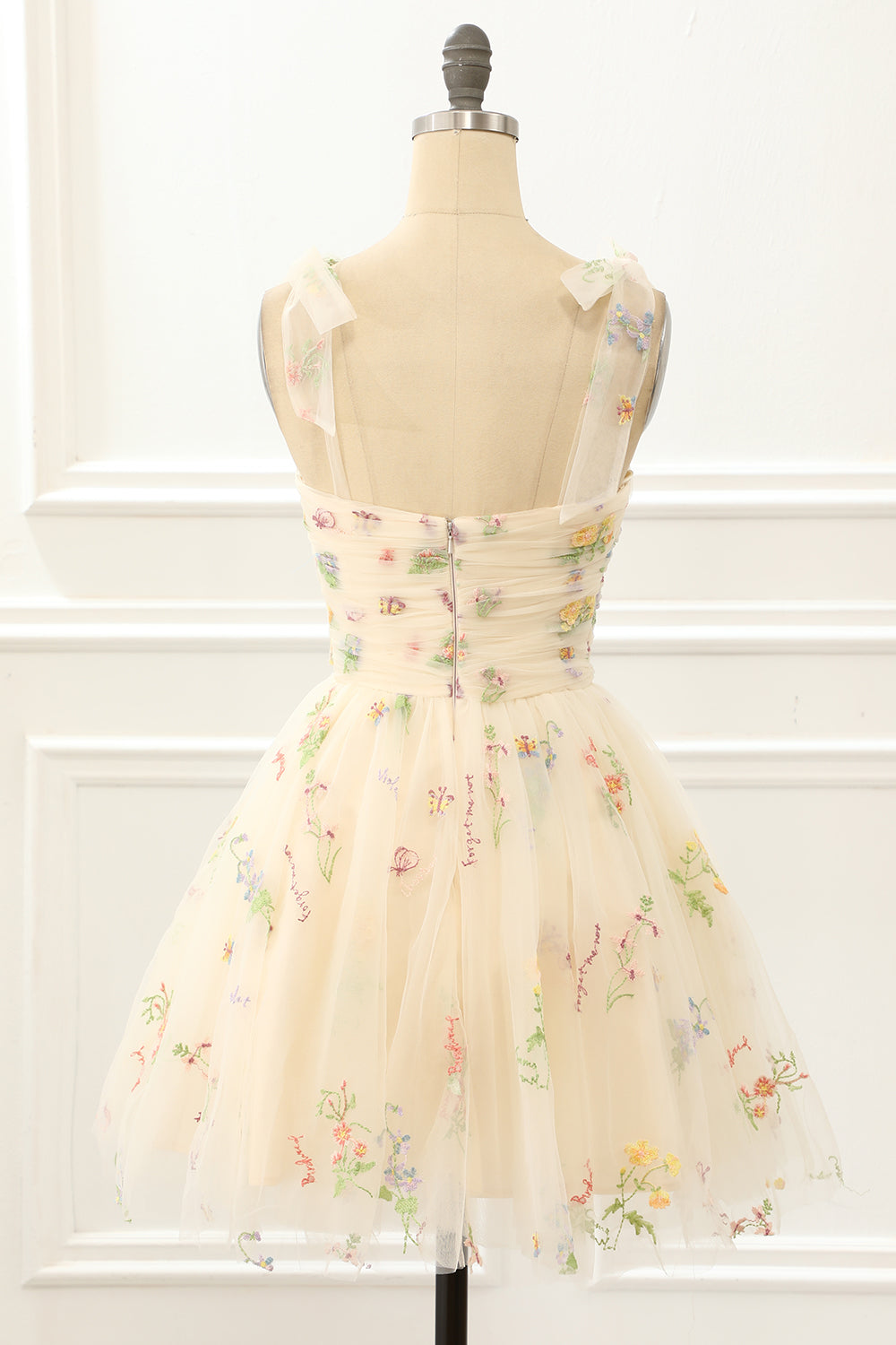 Champagnerfarbenes kurzes Ballkleid aus Tüll mit Stickerei, Homecoming-Party, Cocktailkleider