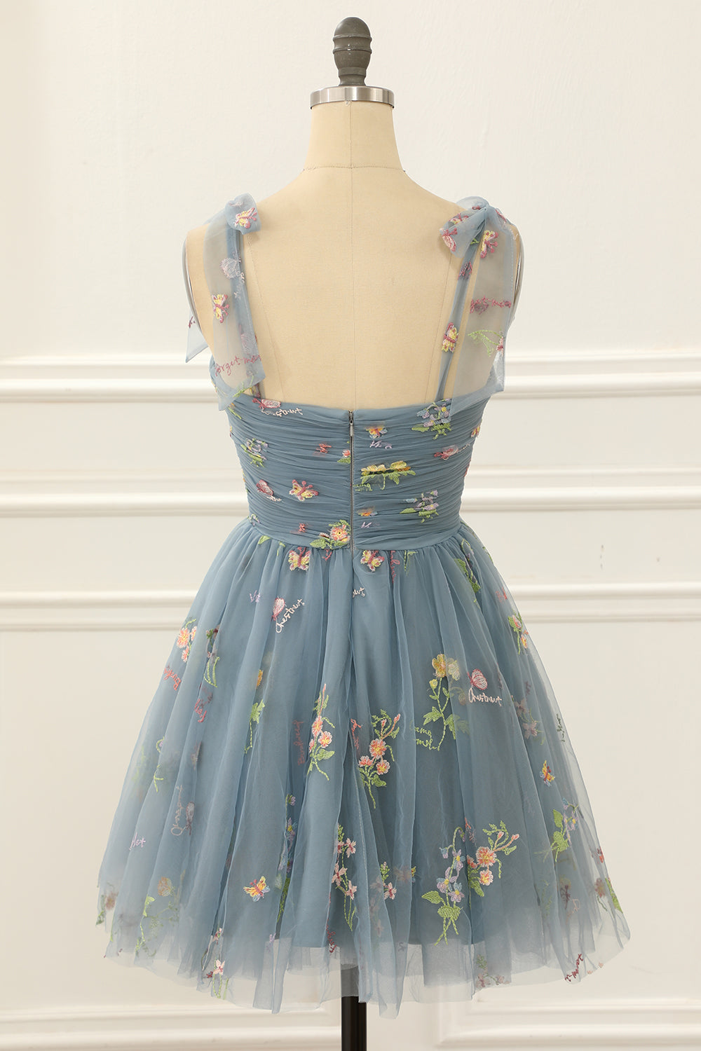 Graublaues kurzes A-Linien-Ballkleid aus Tüll mit bestickten Homecoming-Party-Cocktailkleidern