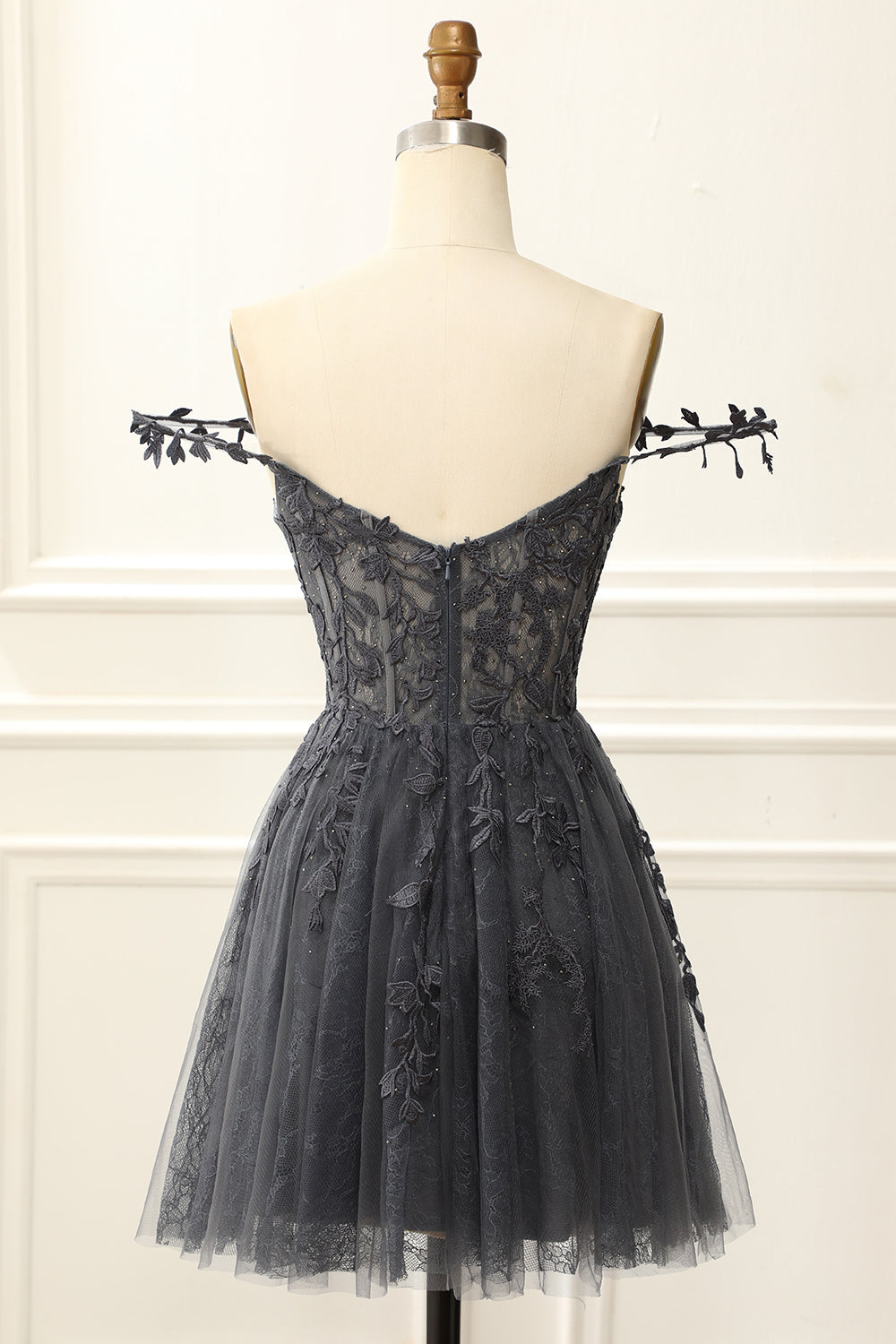 Süßes Homecoming-Kleid mit schulterfreiem Korsett und Applikationen