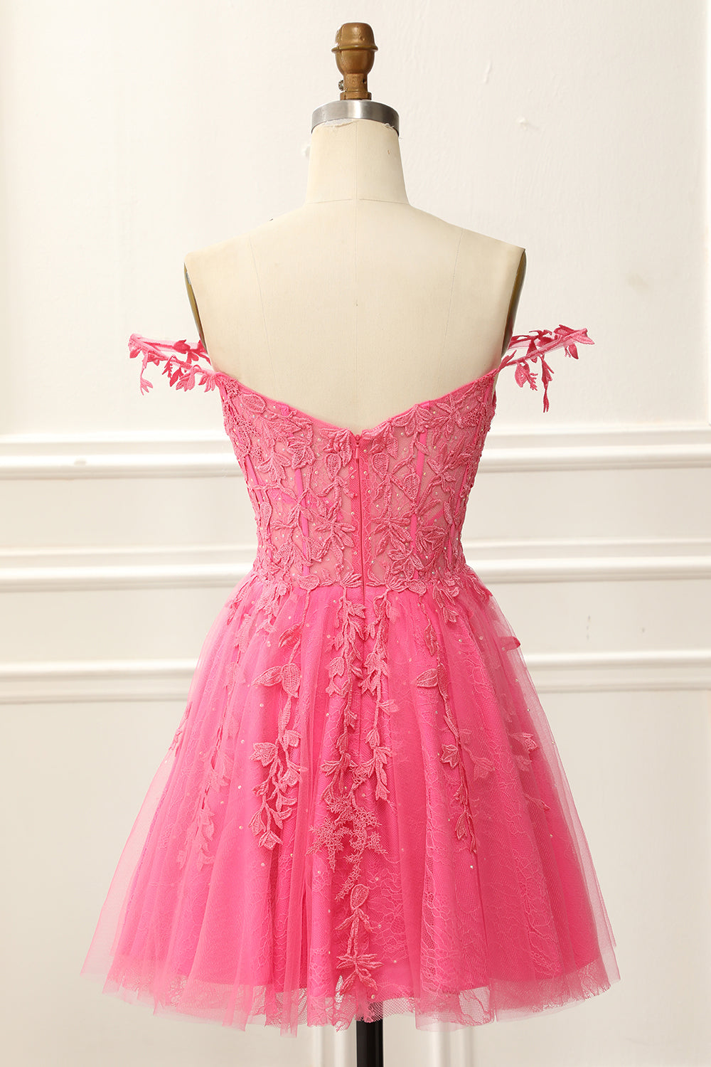 Süßes Homecoming-Kleid mit schulterfreiem Korsett und Applikationen