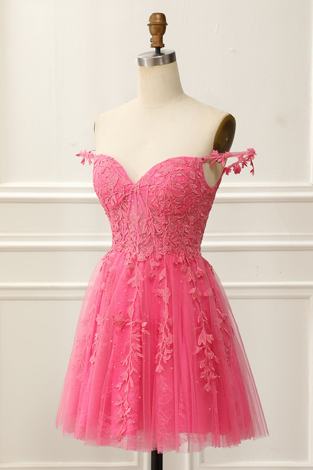 Süßes Homecoming-Kleid mit schulterfreiem Korsett und Applikationen