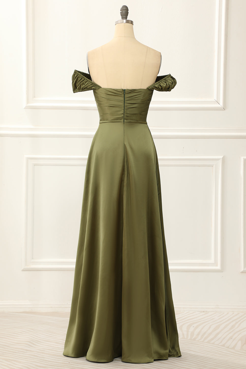 Grünes schulterfreies Satin-Abschlussballkleid, einfaches Abendkleid