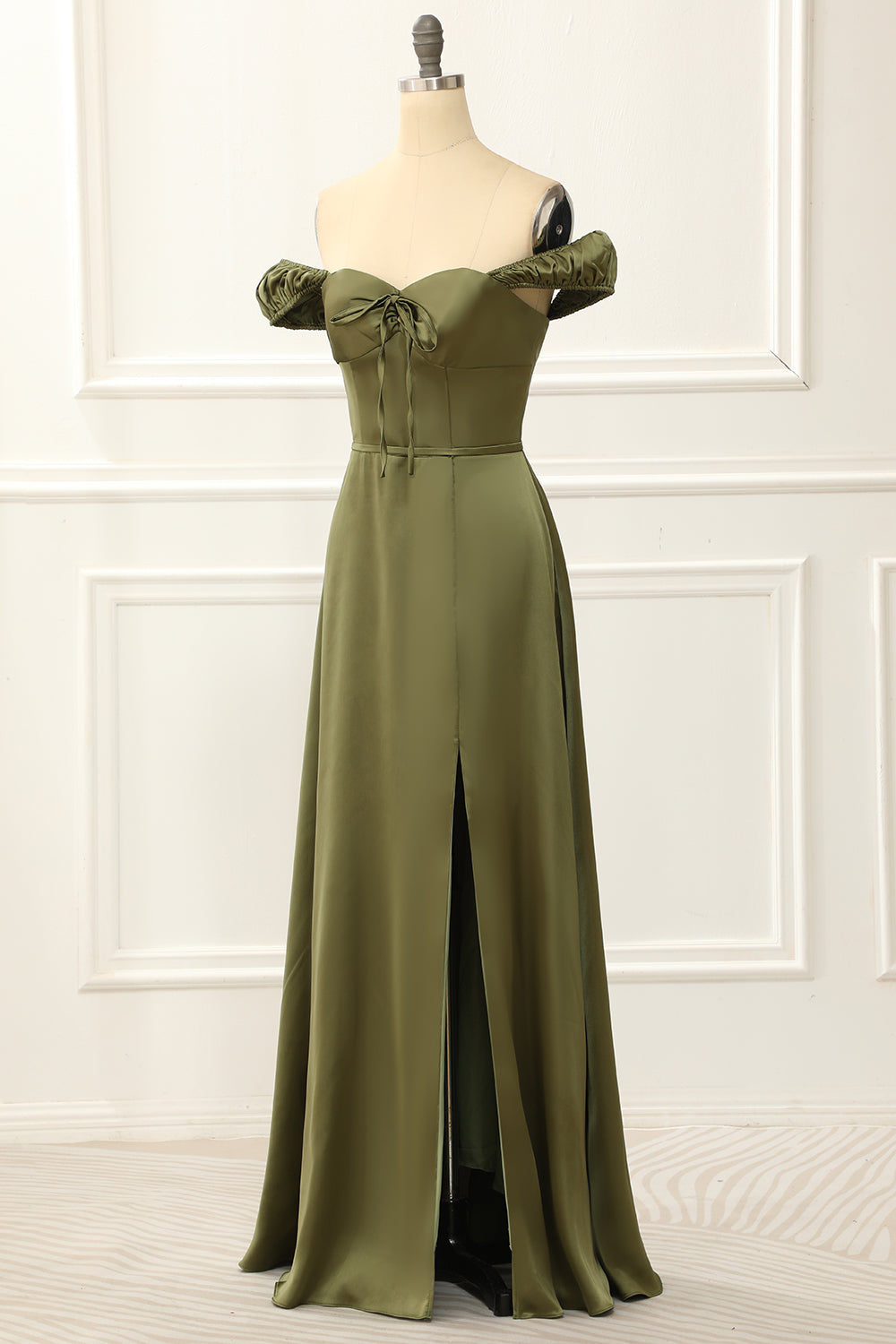 Grünes schulterfreies Satin-Abschlussballkleid, einfaches Abendkleid