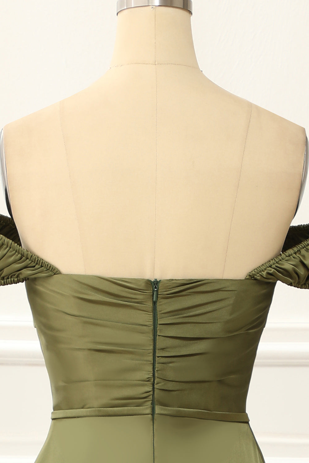 Grünes schulterfreies Satin-Abschlussballkleid, einfaches Abendkleid