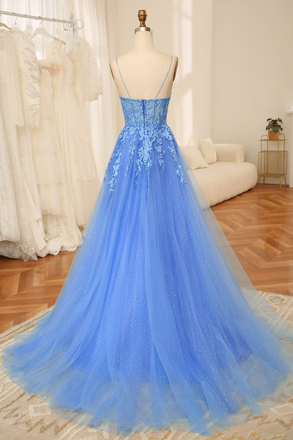Blaues A-Linie Spaghettiträger Tüll Langes Ballkleid mit Perlenapplikationen Formelle Abendkleider